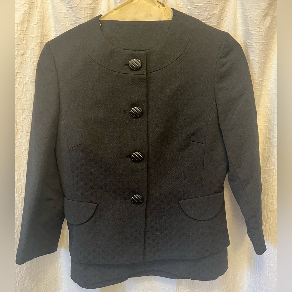 Tahari skirt suit